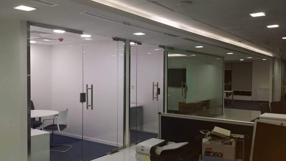 رواد الزجاج بالرياض