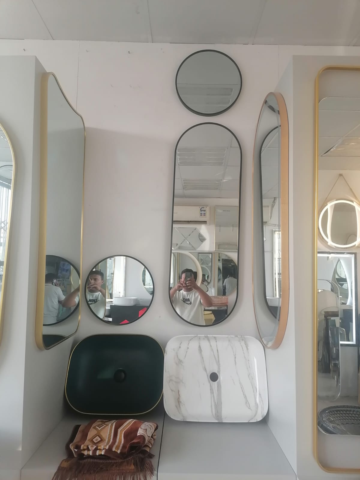 رواد الزجاج بالرياض