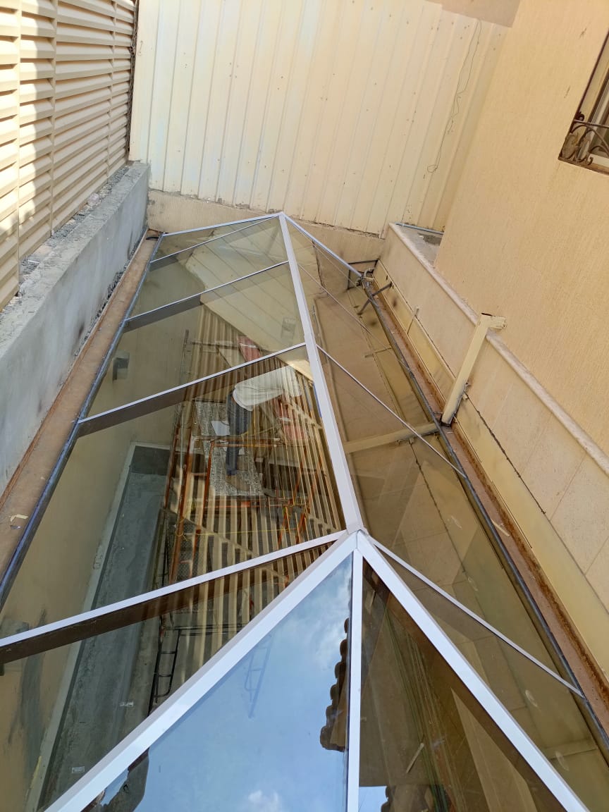 رواد الزجاج بالرياض