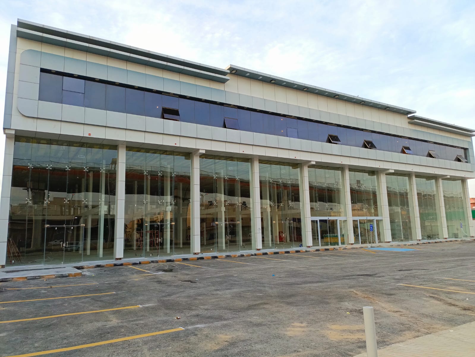 رواد الزجاج بالرياض