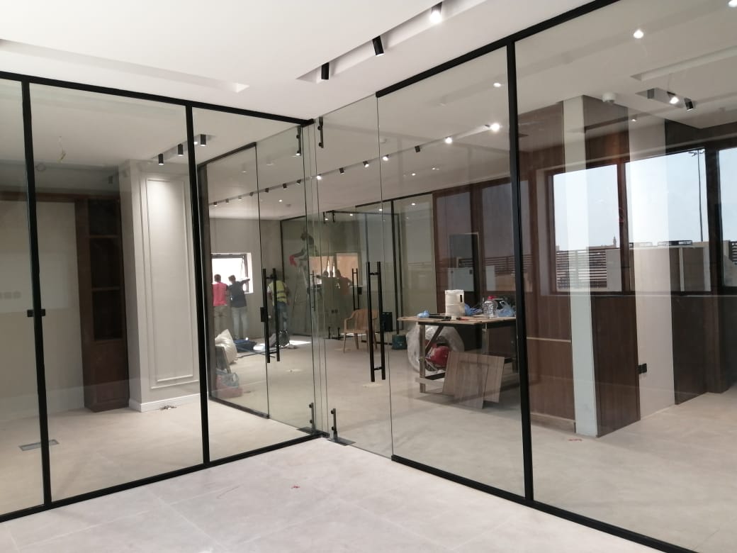 رواد الزجاج بالرياض