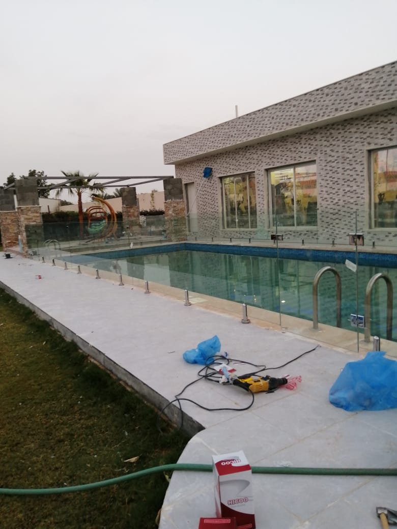 رواد الزجاج بالرياض