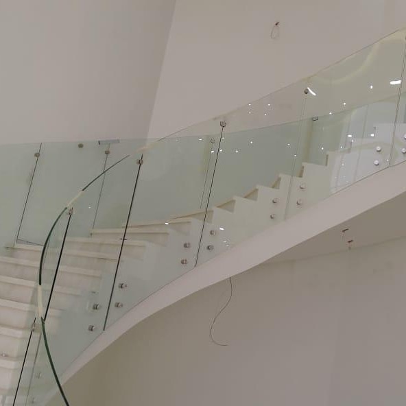 رواد الزجاج بالرياض